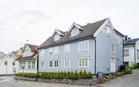 Modern Flat In City Centre
